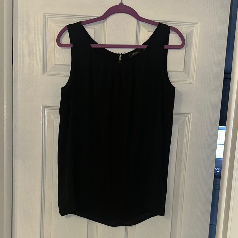 Elle Black Sleeveless Top
